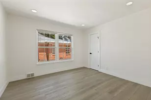7219 E Mockingbird Ln, Dallas, TX 75214 - Photo 15