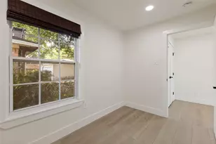 7219 E Mockingbird Ln, Dallas, TX 75214 - Photo 13
