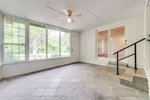 10715 Royal Springs Dr, Dallas, TX 75229 - Photo 11