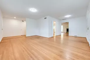 10715 Royal Springs Dr, Dallas, TX 75229 - Photo 3