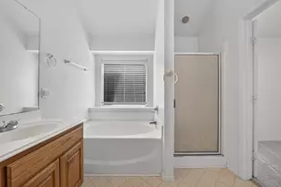 803 E Alexander Ln, Euless, TX 76040 - Photo 27