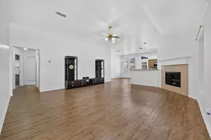 803 E Alexander Ln, Euless, TX 76040 - Photo 7