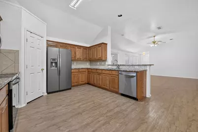 803 E Alexander Lane, Euless, TX 76040 - Photo 9