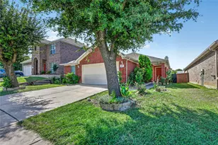 803 E Alexander Ln, Euless, TX 76040 - Photo 3