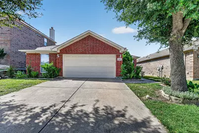 803 E Alexander Lane, Euless, TX 76040 - Photo 1