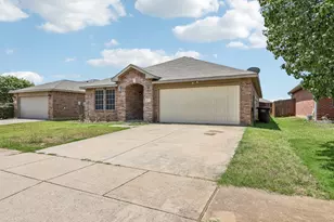 8832 Elk Creek Ln, Fort Worth, TX 76123 - Photo 3