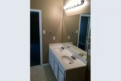 516 Ashdale Drive, Fort Worth, TX 76140 - Photo 7