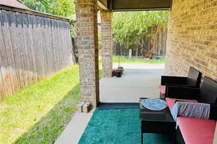 8105 Winter Falls Tr, Fort Worth, TX 76053 - Photo 11