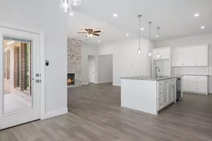 13027 Eagles Nest Dr, Whitney, TX 76692 - Photo 11