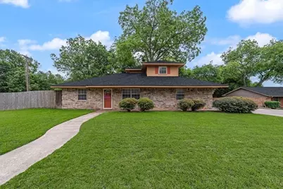 314 Fairfield Street, Gainesville, TX 76240 - Photo 1