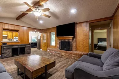 1634 Robin Place, Cleburne, TX 76033 - Photo 3
