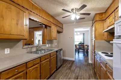 1634 Robin Place, Cleburne, TX 76033 - Photo 13