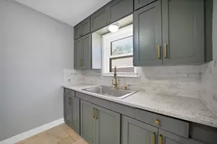 2724 E 12th St, Fort Worth, TX 76111 - Photo 9