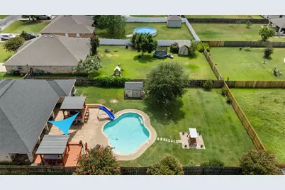 616 Parker Lane, Granbury, TX 76048 - Photo 3