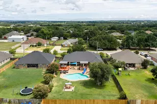 616 Parker Ln, Granbury, TX 76048 - Photo 13