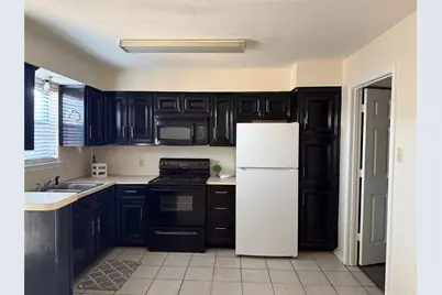 1294 Speight Avenue, Waco, TX 76706 - Photo 9