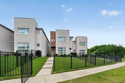 340 Oakbend Drive, Lewisville, TX 75067 - Photo 3