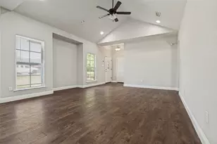 207 Ennis St, Waxahachie, TX 75165 - Photo 3