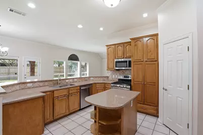 517 Acorn Court, Saginaw, TX 76179 - Photo 9