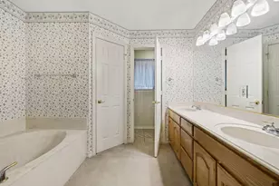 135 Honeysuckle Dr, Justin, TX 76247 - Photo 27