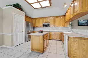 135 Honeysuckle Dr, Justin, TX 76247 - Photo 13