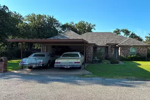 305 Prairie Ln, Granbury, TX 76048 - Photo 3