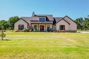 120 Lone Oak, Mineral Wells, TX 76067 - Photo 1