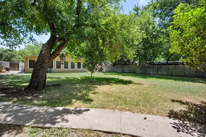 502 Bellevue Drive, Cleburne, TX 76033 - Photo 31