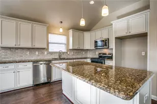 6809 Bear Hollow Ln, Watauga, TX 76137 - Photo 3