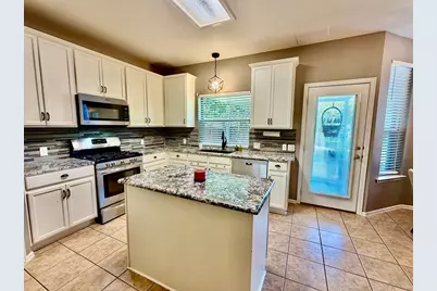 8101 Mansanillo Court, Arlington, TX 76002 - Photo 13