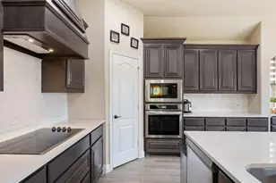 521 Ridgewater Trail, Fort Worth, TX 76131 - Photo 7