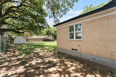 908 W Inwood Drive, Arlington, TX 76013 - Photo 17