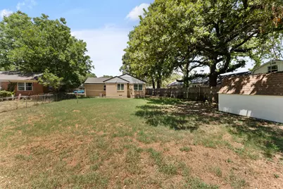 908 W Inwood Drive, Arlington, TX 76013 - Photo 21