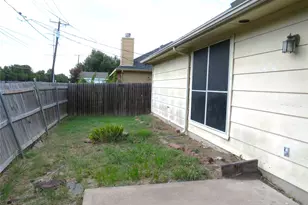 6034 Maple Leaf Dr, Arlington, TX 76017 - Photo 11