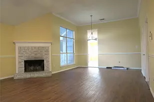 6034 Maple Leaf Dr, Arlington, TX 76017 - Photo 5