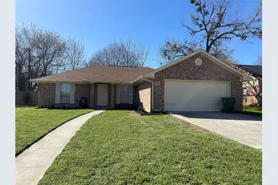605 N Avenue D, Springtown, TX 76082 - Photo 1