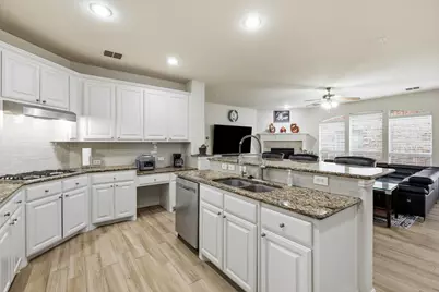 9050 Dillon Trail, Irving, TX 75063 - Photo 13