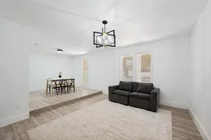317 Cedar Creek Ct, Fort Worth, TX 76103 - Photo 11