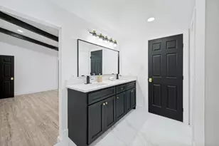 317 Cedar Creek Ct, Fort Worth, TX 76103 - Photo 15