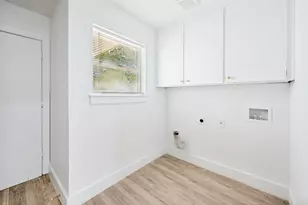 317 Cedar Creek Ct, Fort Worth, TX 76103 - Photo 23