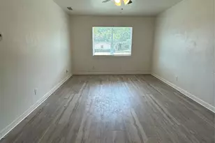 909 E Ann Arbor Ave, Dallas, TX 75216 - Photo 3