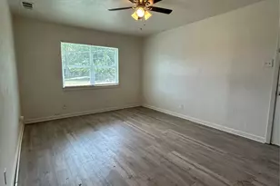 909 E Ann Arbor Ave, Dallas, TX 75216 - Photo 5