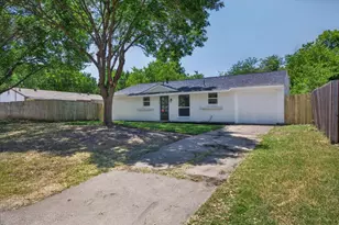205 Summercrest Blvd, Burleson, TX 76028 - Photo 1