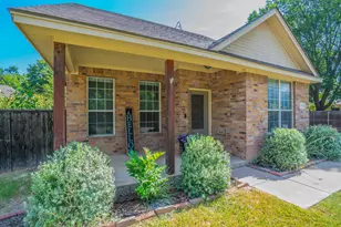 403 Summer Tree Ln, Springtown, TX 76082 - Photo 17