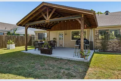 4114 Emerson Drive, Grand Prairie, TX 75052 - Photo 23