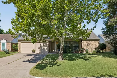 4114 Emerson Drive, Grand Prairie, TX 75052 - Photo 3