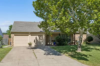4114 Emerson Drive, Grand Prairie, TX 75052 - Photo 1