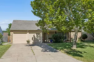 4114 Emerson Dr, Grand Prairie, TX 75052 - Photo 1