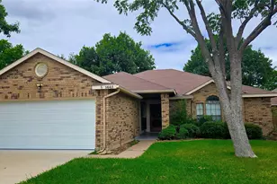 1445 Sedalia Dr, Flower Mound, TX 75028 - Photo 3
