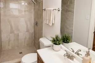 946 Highland Oaks Dr, Dallas, TX 75232 - Photo 15